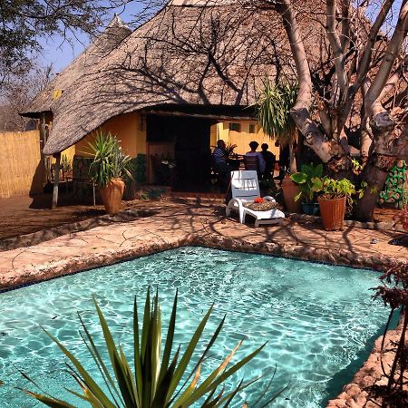 Lesoma Valley Lodge カサネ エクステリア 写真