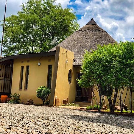 Lesoma Valley Lodge カサネ エクステリア 写真