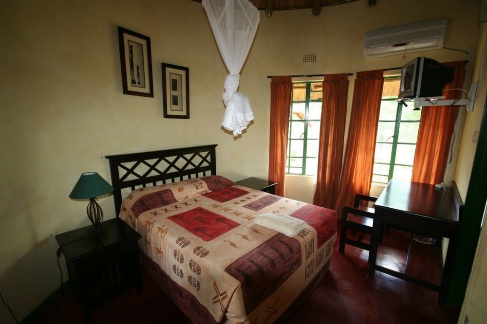 Lesoma Valley Lodge カサネ エクステリア 写真