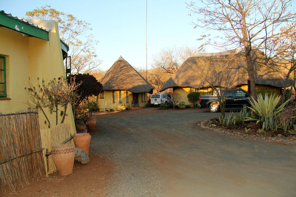 Lesoma Valley Lodge カサネ エクステリア 写真