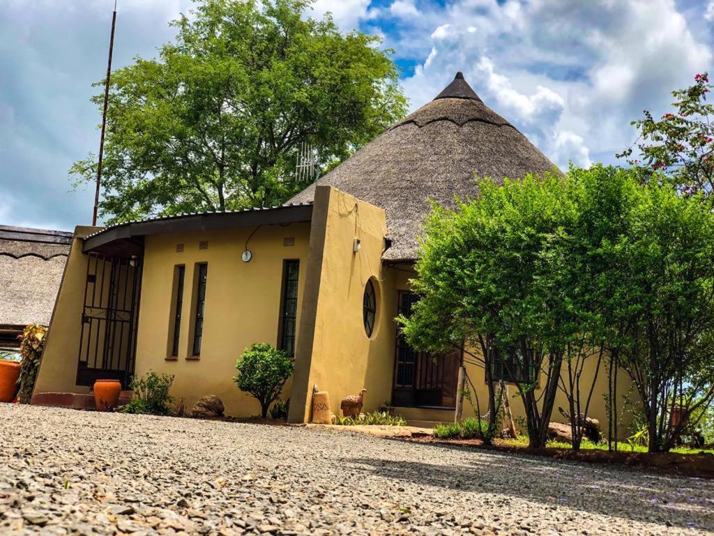 Lesoma Valley Lodge カサネ エクステリア 写真