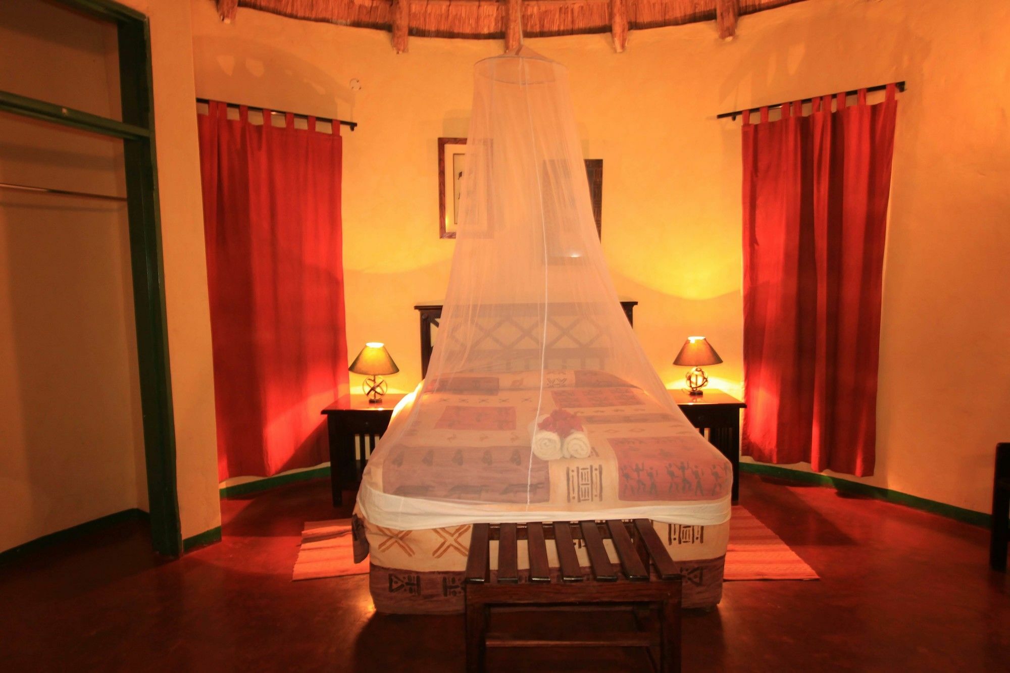 Lesoma Valley Lodge カサネ エクステリア 写真